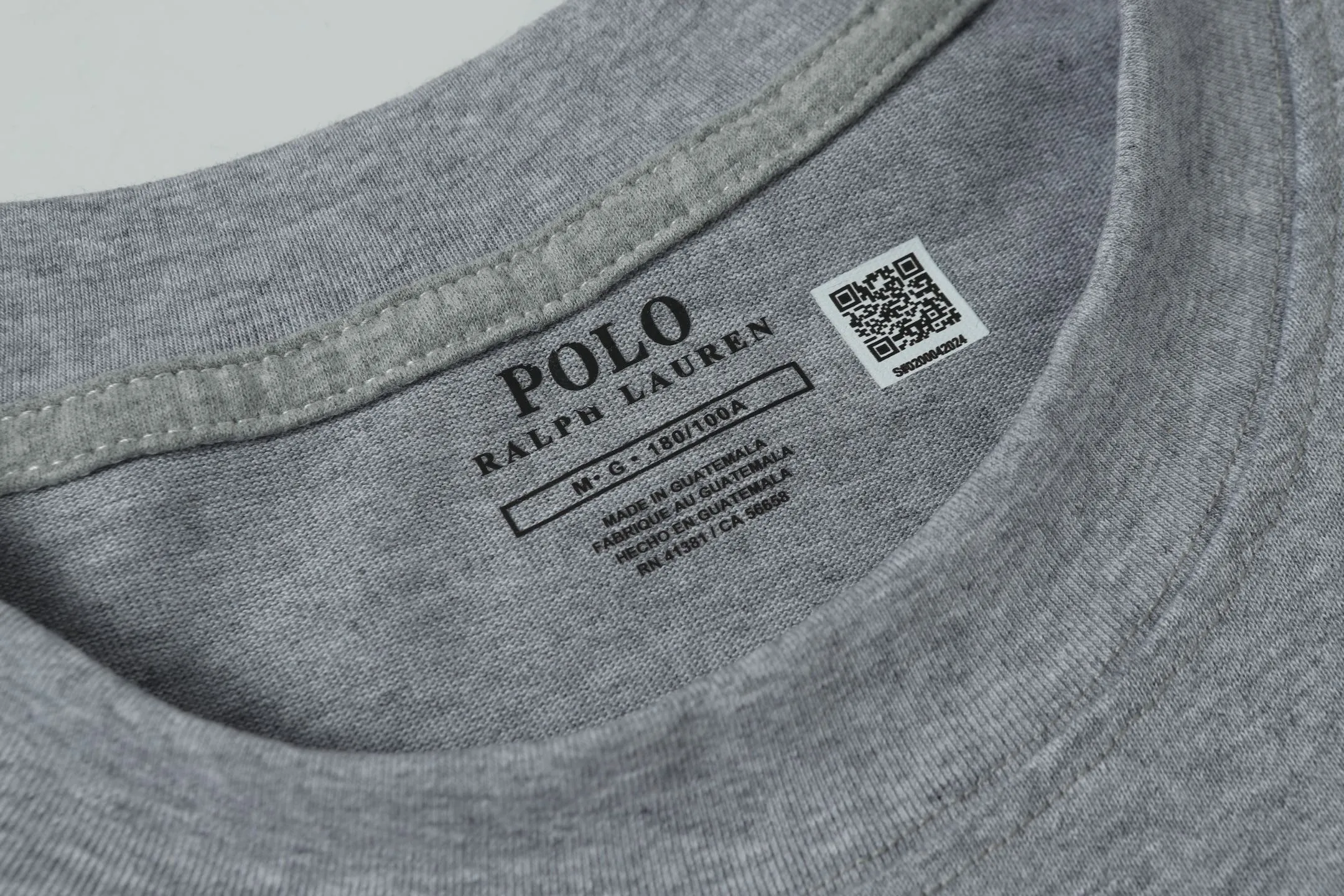P114 Style number: A002 (no discount for running quantity) [Ralph Lauren round neck solid color pony embroidered logo pure cotton short sleeves] ✅270g double yarn fabric, custom woven and dyed threads ✅Original sticker Scan the QR code to enter the official website ✅Large version, loose and stylish, can wear up to 200 pounds Color: black white navy sky blue burgundy blue floral gray dark gray Size: S-XL
